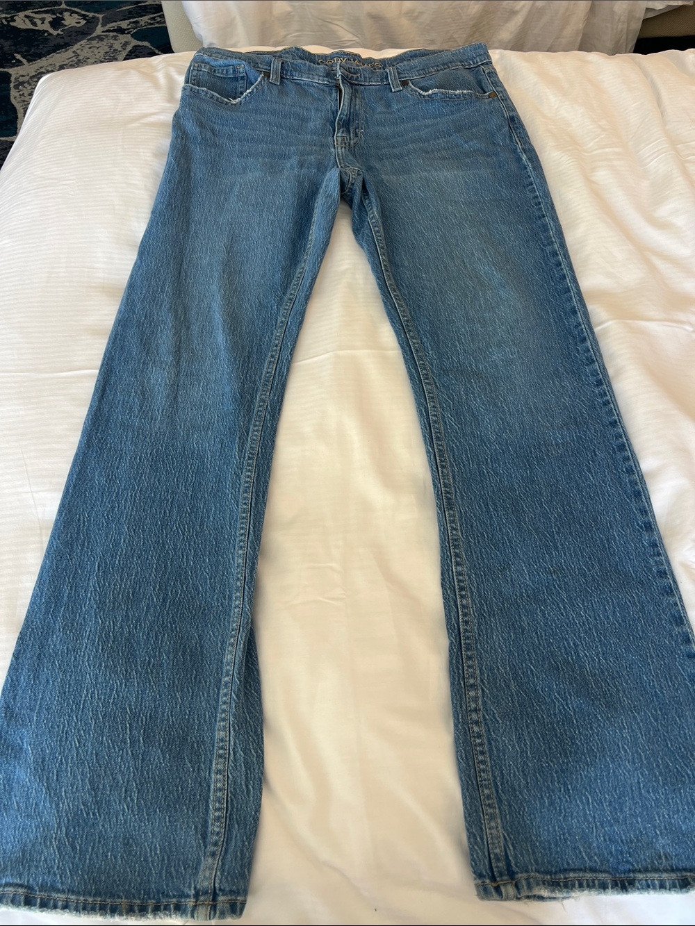 CODY JAMES Men's Bootcut Jeans in Medium Blue Wash